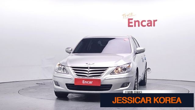 2010 Hyundai Genesis - Thumbnail 2