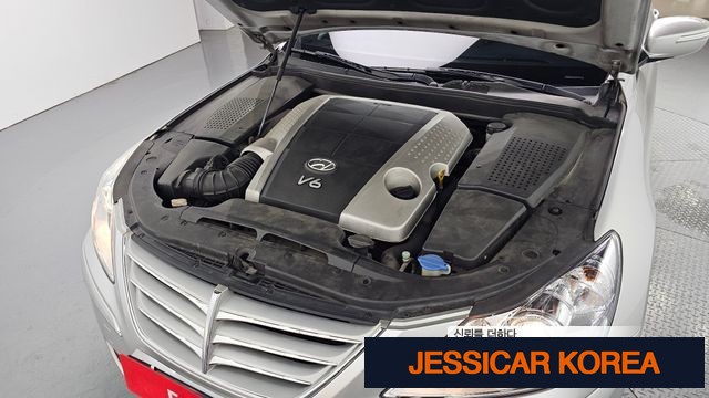 2010 Hyundai Genesis - Thumbnail 4