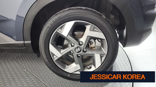 2021 Hyundai Venue - Thumbnail 4