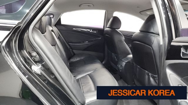 2011 Hyundai YF Sonata - Thumbnail 9