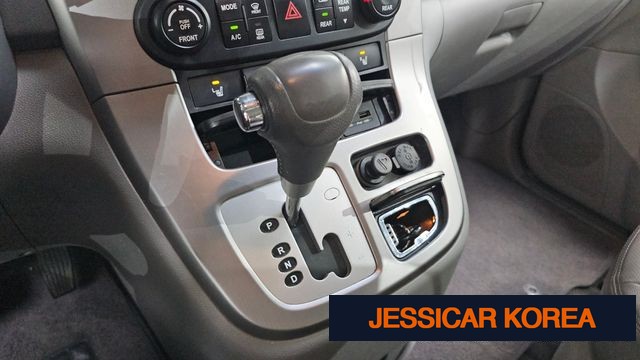 2012 Kia Carnival R - Thumbnail 4