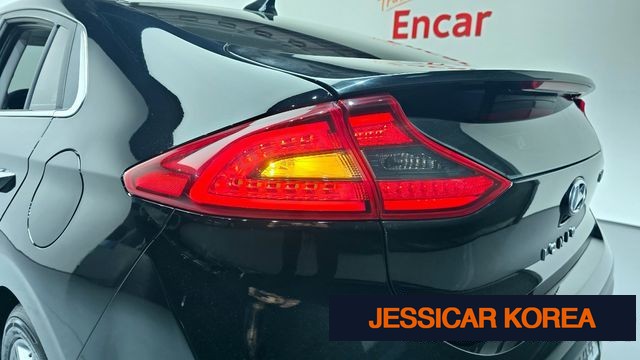 2016 Hyundai Ioniq Hybrid - Thumbnail 7