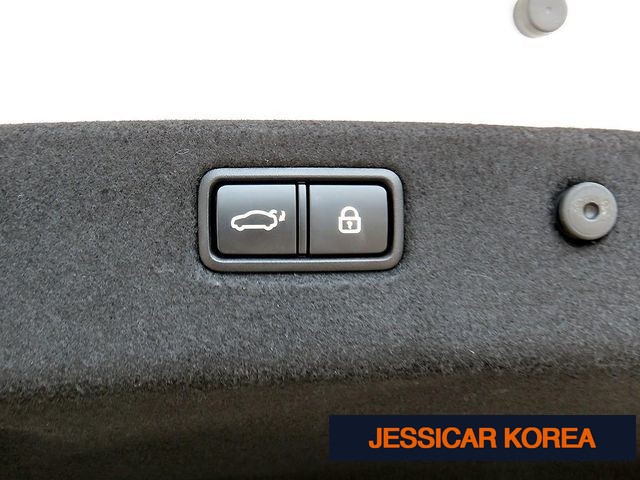 2020 Genesis G70 - Thumbnail 8