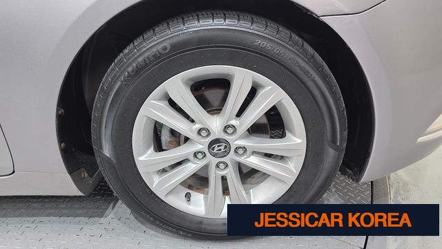 2010 Hyundai YF Sonata - Thumbnail 5