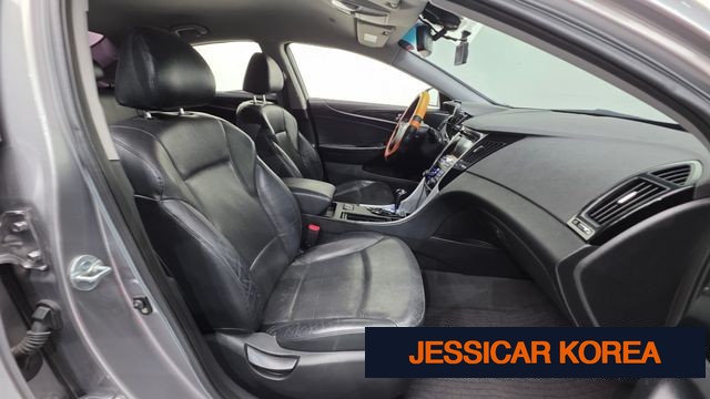 2010 Hyundai YF Sonata - Thumbnail 7