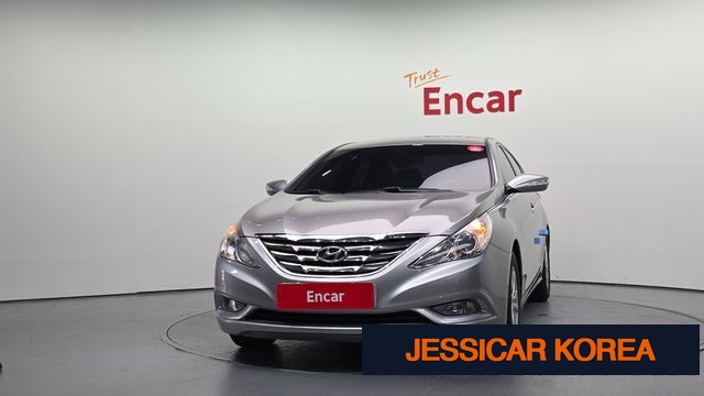 2010 Hyundai YF Sonata - Thumbnail 8