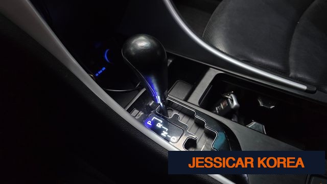 2010 Hyundai YF Sonata - Thumbnail 9