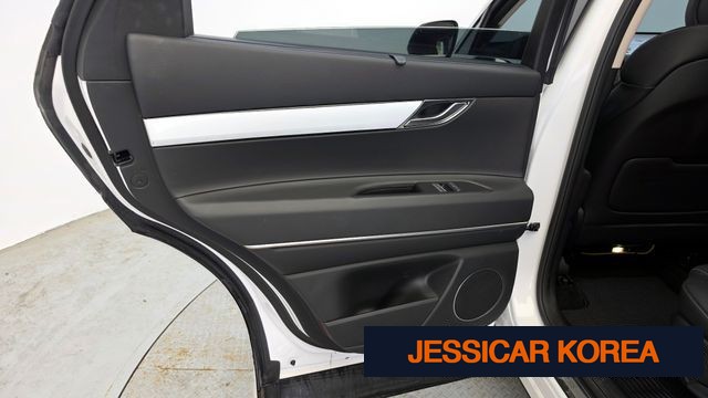 2023 Genesis GV80 - Thumbnail 2