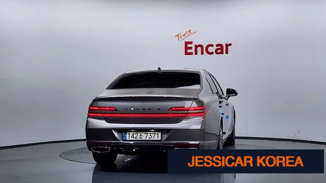 2021 Genesis G90 - Thumbnail 9