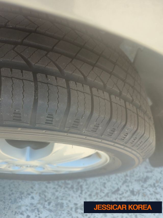 2020 Hyundai The New Grand Starex - Thumbnail 4