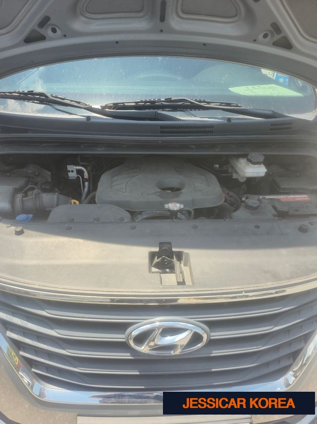 2020 Hyundai The New Grand Starex - Thumbnail 8