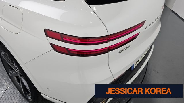2021 Genesis GV70 - Thumbnail 6