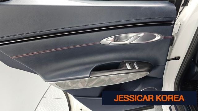 2021 Genesis GV70 - Thumbnail 7