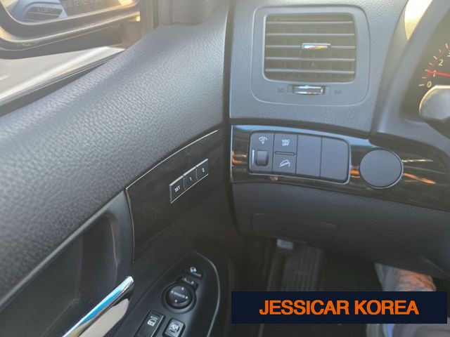 2011 Kia Mohave - Thumbnail 2