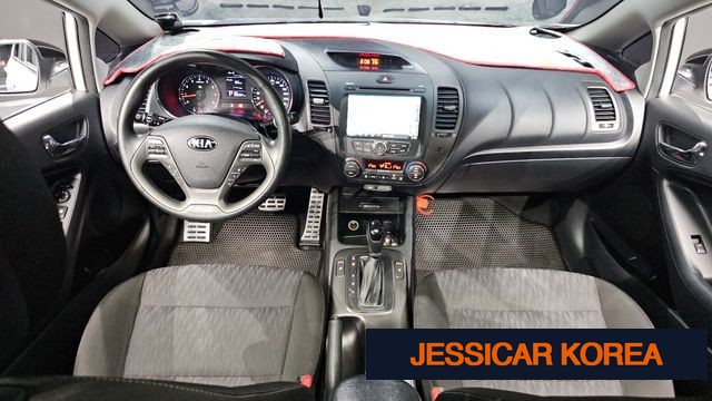 2013 Kia K3 - Thumbnail 10