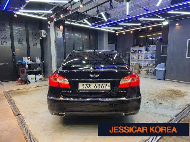 2008 Hyundai Genesis - Thumbnail 2
