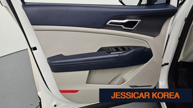 2022 Kia Sportage 5th generation hybrid - Thumbnail 3