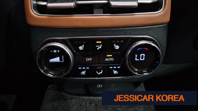 2023 Genesis GV70 - Thumbnail 2