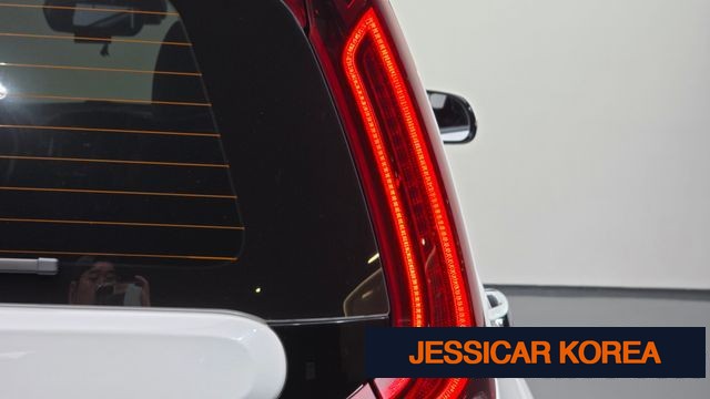 2019 Kia soul booster - Thumbnail 8