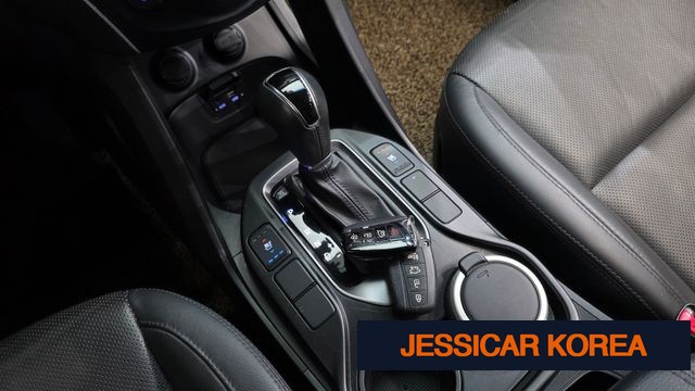 2015 Hyundai Santa Fe DM - Thumbnail 2
